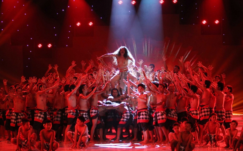 Menghidupkan Budaya Lokal Dalam Dunia Hiburan Global